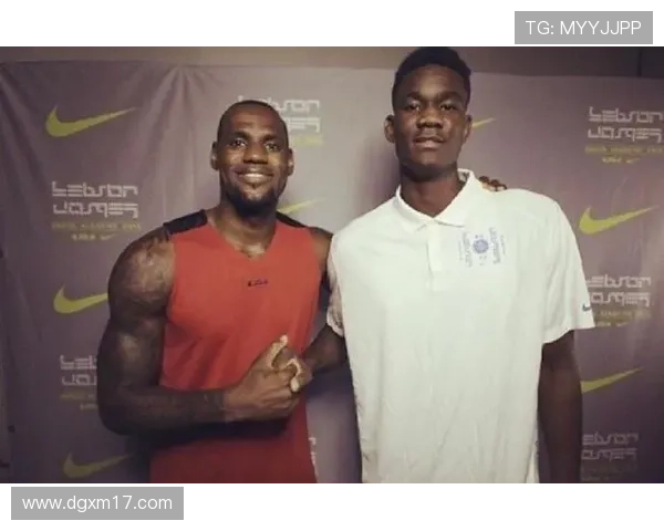 艾顿：与詹姆斯共队必须全力